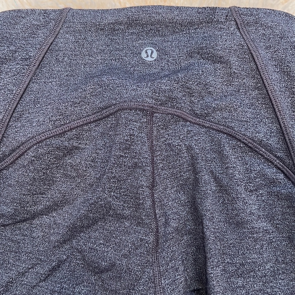 Lululemon leggings size 4 Gray - Picture 4 of 4